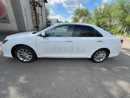 Toyota Camry 2014 года за 10 300 000 тг. в Экибастуз – фото 3