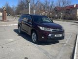 Toyota Highlander 2018 года за 18 000 000 тг. в Туркестан – фото 2