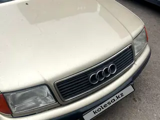 Audi 100