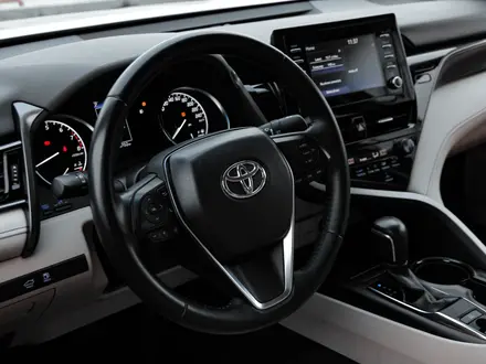 Toyota Camry 2022 года за 15 590 000 тг. в Актау – фото 11