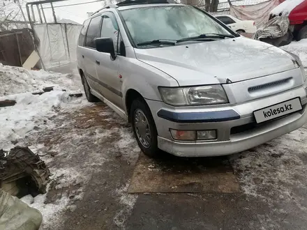 Mitsubishi Space Wagon 1999 года за 2 500 000 тг. в Алматы