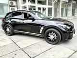 Infiniti QX70 2014 года за 15 000 000 тг. в Алматы