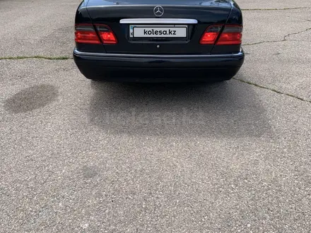 Mercedes-Benz E 320 1996 года за 2 500 000 тг. в Алматы – фото 9