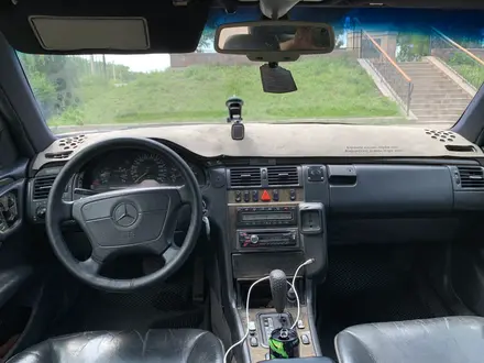Mercedes-Benz E 320 1996 года за 2 500 000 тг. в Алматы – фото 14