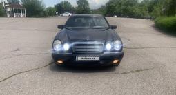 Mercedes-Benz E 320 1996 года за 2 500 000 тг. в Алматы