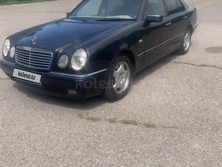Mercedes-Benz E 320 1996 года за 2 500 000 тг. в Алматы – фото 4