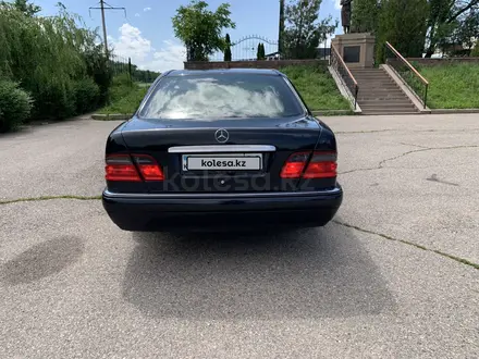 Mercedes-Benz E 320 1996 года за 2 500 000 тг. в Алматы – фото 8