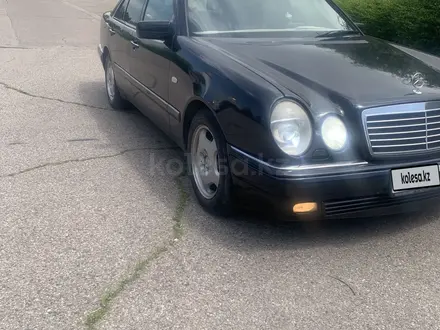 Mercedes-Benz E 320 1996 года за 2 500 000 тг. в Алматы – фото 5