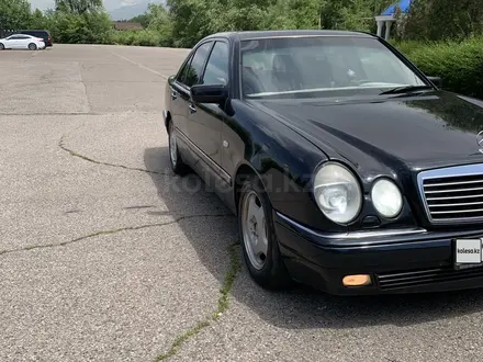 Mercedes-Benz E 320 1996 года за 2 500 000 тг. в Алматы – фото 6