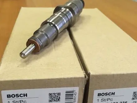 Форсунка PC300-8 Komatsu SAA6D114E за 110 000 тг. в Алматы