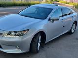 Lexus ES 300h 2013 года за 9 990 000 тг. в Алматы – фото 4