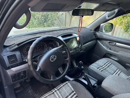 Toyota Land Cruiser Prado 2006 года за 10 000 000 тг. в Атырау – фото 4