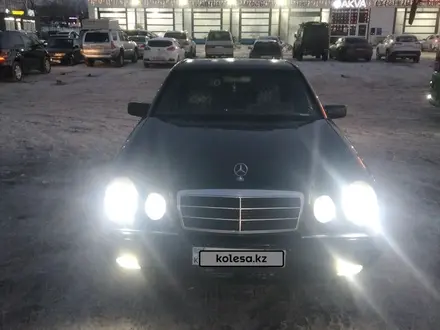 Mercedes-Benz E 320 1998 года за 3 350 000 тг. в Алматы – фото 2