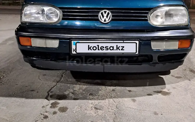 Volkswagen Golf 1994 годаүшін1 800 000 тг. в Туркестан