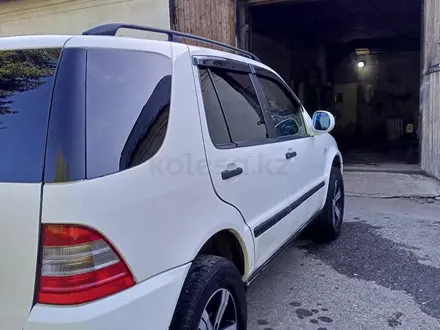 Mercedes-Benz ML 320 1998 года за 3 500 000 тг. в Алтай – фото 3