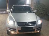 Volkswagen Touareg 2007 года за 5 000 000 тг. в Шымкент – фото 2