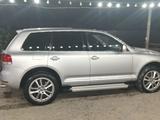 Volkswagen Touareg 2007 года за 5 000 000 тг. в Шымкент – фото 4