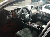 Volkswagen Touareg 2007 года за 5 000 000 тг. в Шымкент – фото 5