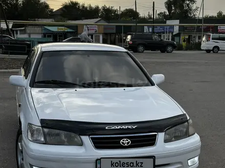 Toyota Camry 2000 года за 3 500 000 тг. в Сарыозек – фото 4