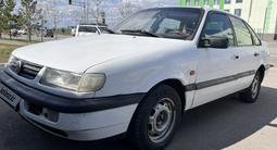 Volkswagen Passat 1993 года за 600 000 тг. в Астана – фото 2