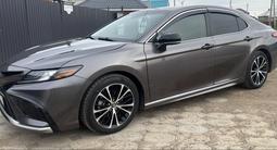Toyota Camry 2018 года за 10 000 000 тг. в Уральск – фото 5