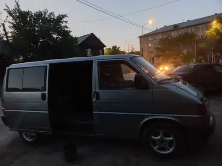 Volkswagen Multivan 1991 года за 2 800 000 тг. в Семей – фото 9