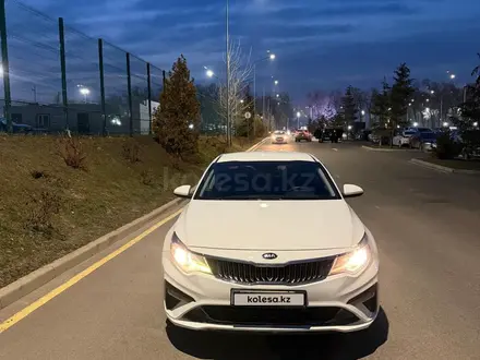 Kia K5 2018 года за 7 000 000 тг. в Алматы – фото 2