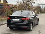 Hyundai Solaris 2021 годаүшін7 200 000 тг. в Алматы – фото 2