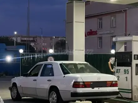 Mercedes-Benz E 200 1992 года за 4 000 000 тг. в Тараз – фото 7