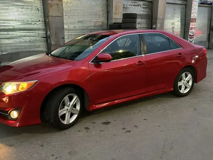 Toyota Camry 2013 года за 5 500 000 тг. в Атырау