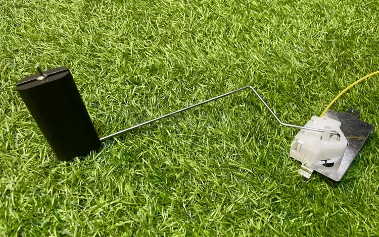 Датчик уровня топлива поплавок бензобак mazda Ford за 22 000 тг. в Караганда