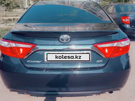 Toyota Camry 2016 года за 8 000 000 тг. в Уральск – фото 2