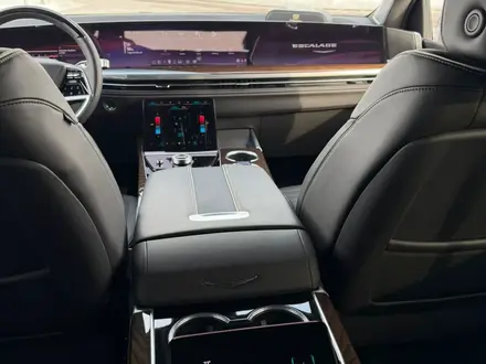 Cadillac Escalade 2025 года за 110 000 000 тг. в Астана – фото 8