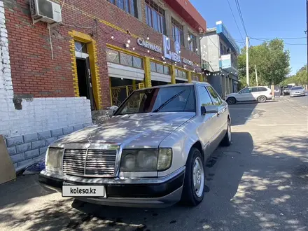 Mercedes-Benz E 220 1993 года за 1 000 000 тг. в Шымкент – фото 2