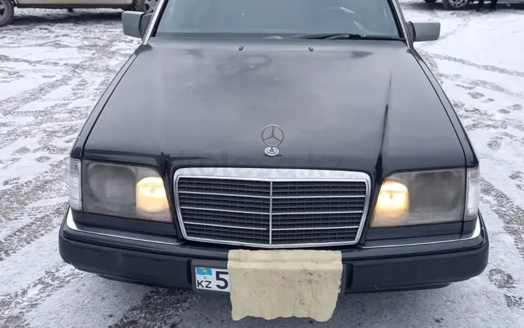 Mercedes-Benz E 220 1994 года за 2 250 000 тг. в Астана