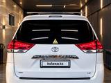 Toyota Sienna 2013 года за 6 000 000 тг. в Атырау – фото 4