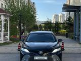 Toyota Camry 2018 года за 13 000 000 тг. в Астана