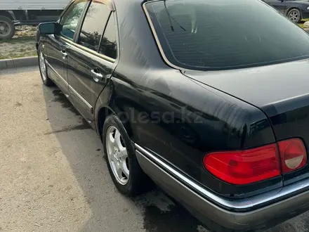 Mercedes-Benz E 280 1997 года за 2 600 000 тг. в Алматы – фото 10
