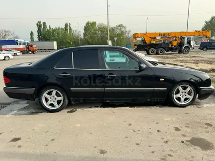 Mercedes-Benz E 280 1997 года за 2 600 000 тг. в Алматы – фото 5