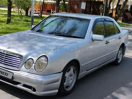 Mercedes-Benz E 320 1996 года за 2 350 000 тг. в Алматы – фото 6