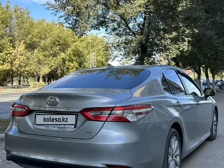 Toyota Camry 2019 года за 12 500 000 тг. в Актобе – фото 11