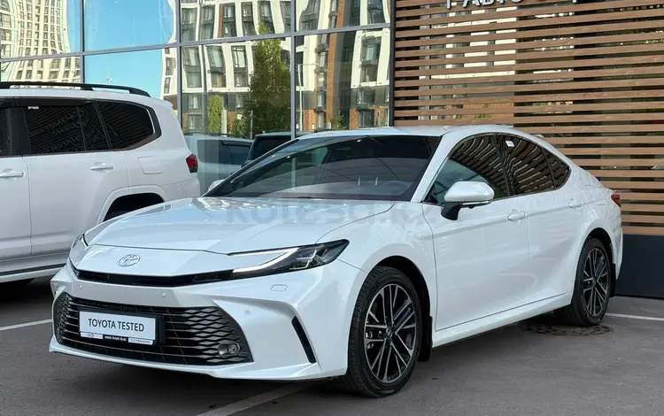 Toyota Camry Luxe eCVT 2024 года за 20 390 000 тг. в Астана