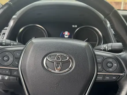 Toyota Camry 2023 года за 15 500 000 тг. в Алматы – фото 33