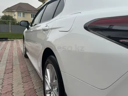 Toyota Camry 2023 года за 15 500 000 тг. в Алматы – фото 7
