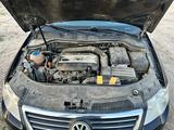 Volkswagen Passat 2010 года за 2 600 000 тг. в Атырау – фото 3