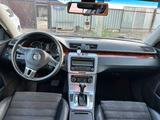 Volkswagen Passat 2010 года за 2 600 000 тг. в Атырау – фото 5