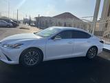 Lexus ES 350 2023 года за 28 000 000 тг. в Алматы – фото 3