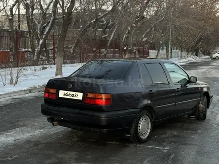 Volkswagen Vento 1994 года за 1 570 000 тг. в Караганда – фото 3