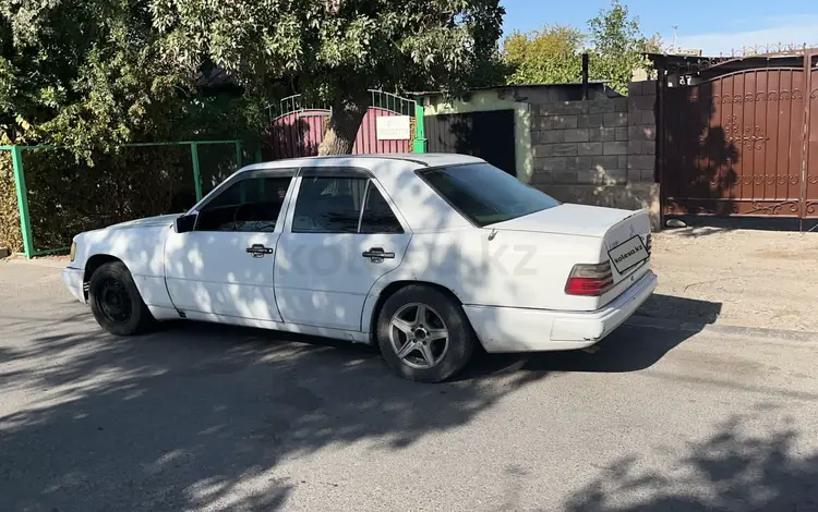 Mercedes-Benz E 200 1993 года за 700 000 тг. в Туркестан