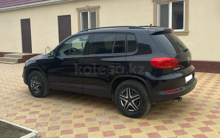 Volkswagen Tiguan 2015 года за 7 500 000 тг. в Атырау